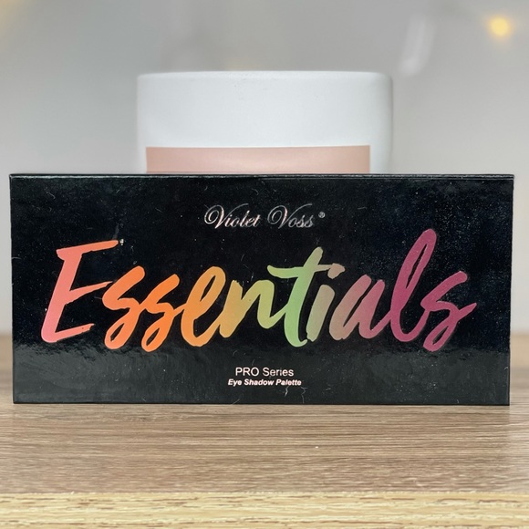 Violet Voss Essentials Eyeshadow Palette